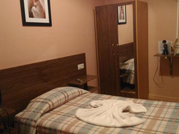 Hostal Goias : photo 9 de la chambre chambre simple standard avec douche