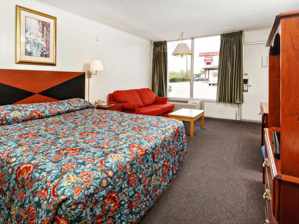 Red Carpet Inn - Louisville : photo 1 de la chambre studio lit king-size