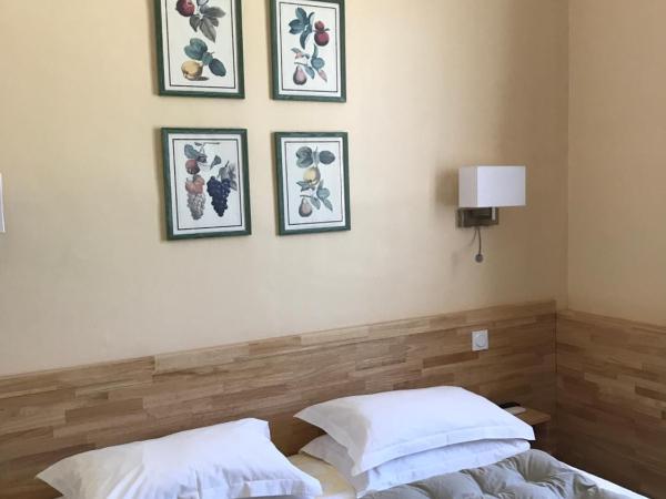 Grand Hotel Moriaz : photo 4 de la chambre chambre double - côté route & vue sur colline