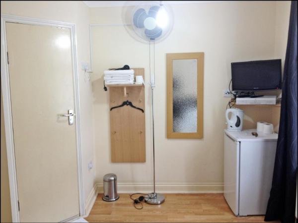 City View Hotel - Roman Road Market : photo 6 de la chambre chambre lits jumeaux standard