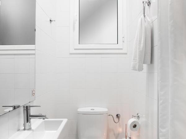 CasaNova Guest House : photo 7 de la chambre chambre lits jumeaux Économique avec salle de bains commune