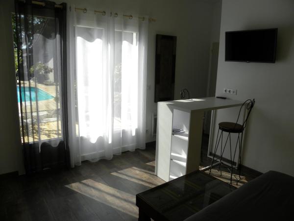 Villa Mogador Piscine et Balnéo : photo 4 de la chambre chambre double avec baignoire spa
