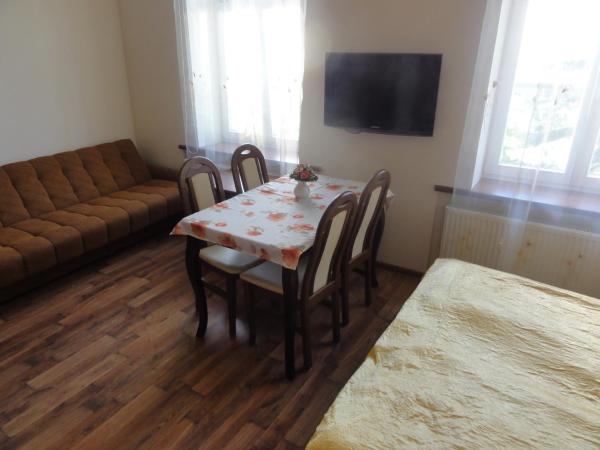 Sopot Roza Apartments : photo 6 de la chambre chambre quadruple avec salle de bains