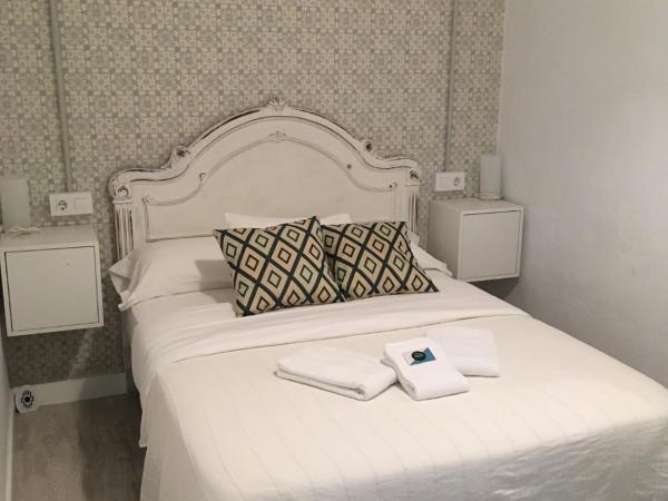 Pensión Cádiz : photo 8 de la chambre chambre double standard avec salle de bains commune