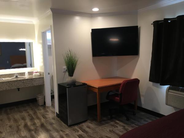 Lincoln Park Motel : photo 2 de la chambre chambre familiale avec salle de bains privative