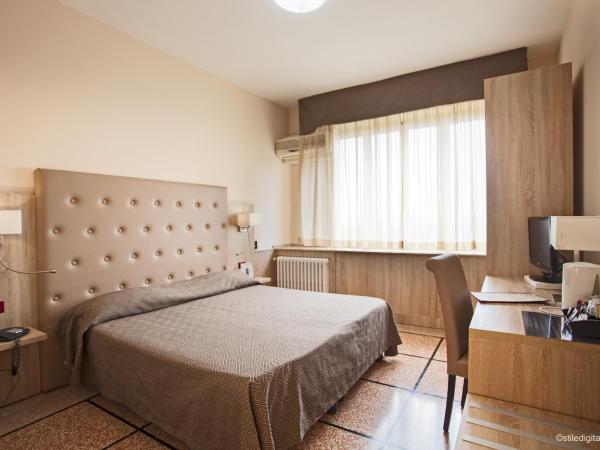 Hotel La Pace : photo 7 de la chambre chambre double