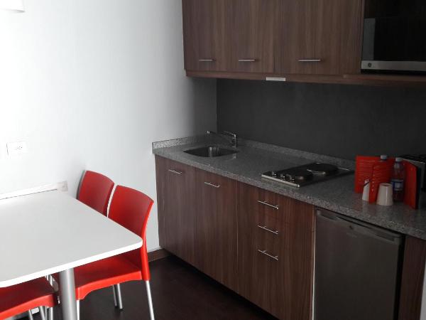 Hotel Block Suites : photo 7 de la chambre suite deluxe avec lit king-size