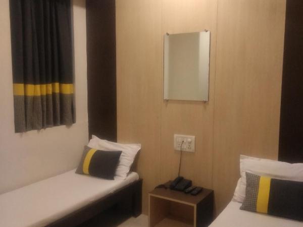 iStay Hotels Andheri MIDC : photo 4 de la chambre i qube twin - shared washroom (male only)