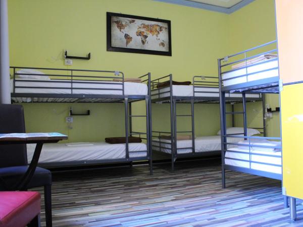 Home Genoa Hostel : photo 1 de la chambre lit dans dortoir mixte de 7 lits 