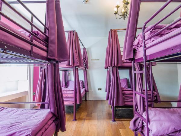 Safestay York Micklegate : photo 7 de la chambre lit dans dortoir mixte de 10 lits avec salle de bains privative