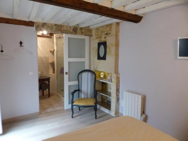 Chambre d'hôtes Logis de Saint Jean : photo 2 de la chambre chambre double avec salle de bains privative