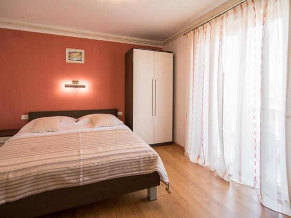 B&B Villa Ana : photo 9 de la chambre chambre double avec balcon