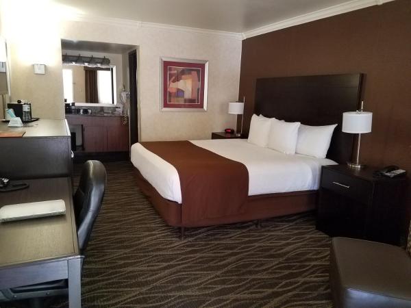 Best Western InnSuites Tucson Foothills Hotel & Suites : photo 6 de la chambre chambre lit king-size - non-fumeurs