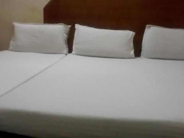 Central Mina Residency- only for Indians : photo 3 de la chambre large twin room - indian nationals only