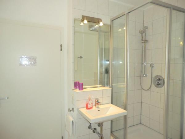 Hotel Pension Haydn : photo 7 de la chambre chambre double