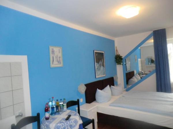 Hotel Pension Haydn : photo 4 de la chambre chambre double - salle de bains commune