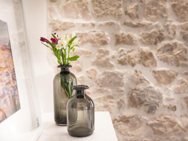 Hostel Scala : photo 3 de la chambre chambre double deluxe avec douche