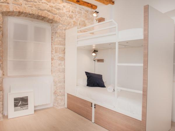 Hostel Scala : photo 4 de la chambre lit superposé dans dortoir mixte de 5 lits