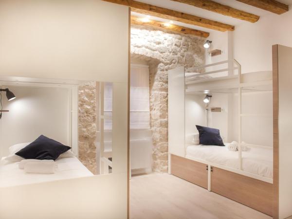 Hostel Scala : photo 6 de la chambre lit superposé dans dortoir mixte de 5 lits