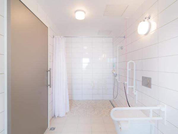 Toyoko Inn Frankfurt am Main Hauptbahnhof : photo 7 de la chambre chambre double - accessible aux personnes à mobilité réduite 