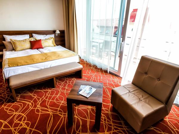 Bonvital Hotel Hévíz Superior Adults Only : photo 2 de la chambre chambre double ou lits jumeaux avec terrasse