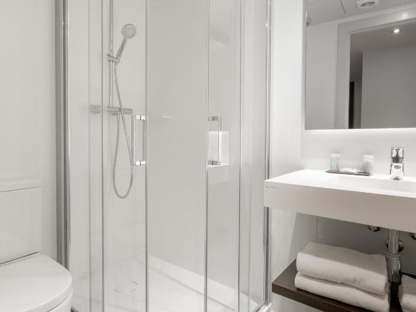 Arc La Rambla : photo 4 de la chambre chambre lits jumeaux - vue sur ramblas