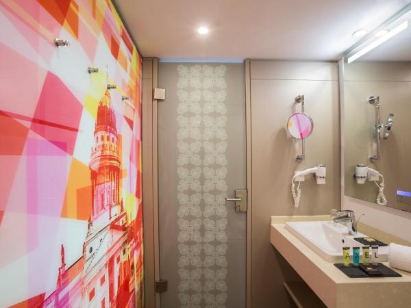 Axel TWO Berlin - Adults Only : photo 9 de la chambre suite junior