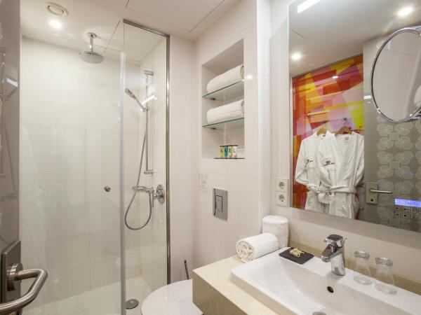 Axel TWO Berlin - Adults Only : photo 4 de la chambre suite junior