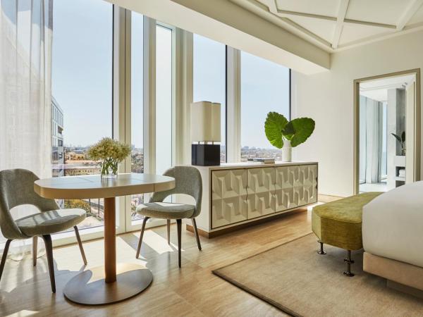 Four Seasons Hotel at The Surf Club : photo 4 de la chambre chambre lit king-size club de surf