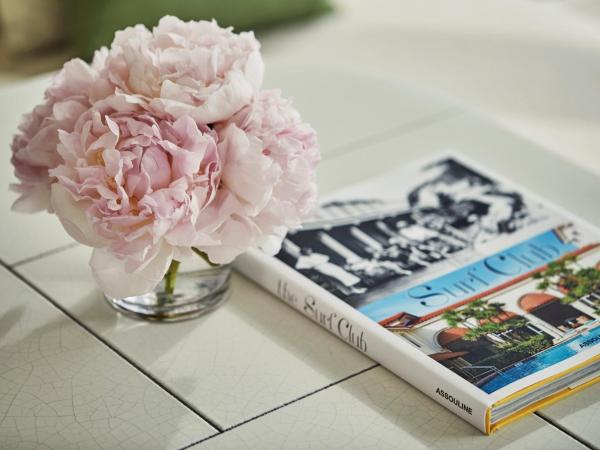 Four Seasons Hotel at The Surf Club : photo 1 de la chambre chambre lit king-size club de surf