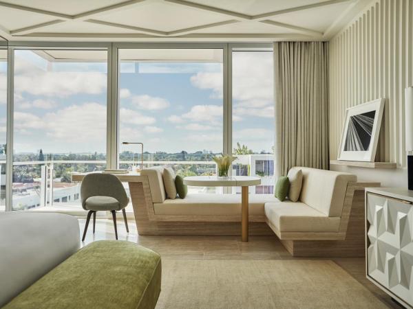 Four Seasons Hotel at The Surf Club : photo 5 de la chambre chambre lit king-size - vue sur ville