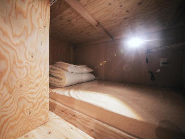 bnbplus Niigata Book Inn : photo 9 de la chambre lit superposé dans dortoir mixte