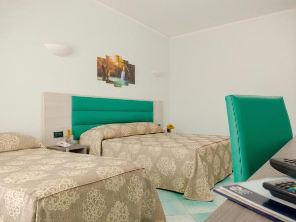 Hermitage Resort & Thermal Spa : photo 3 de la chambre chambre familiale avec balcon