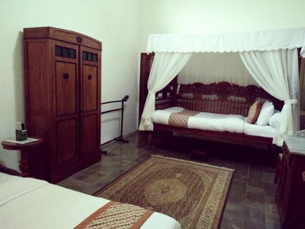 nDalem Natan Royal Heritage : photo 3 de la chambre chambre familiale