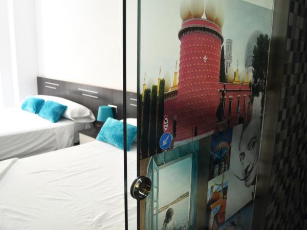 Bed&Breakfast 10 GIRONA : photo 8 de la chambre chambre triple deluxe