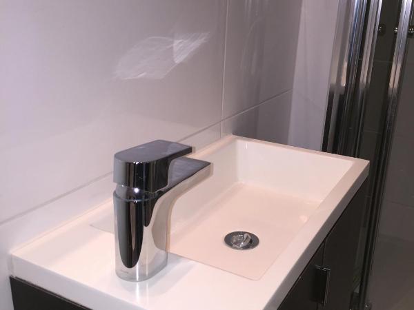 Lyall Apartment Hotel : photo 2 de la chambre studio familial (5 adultes) avec terrasse