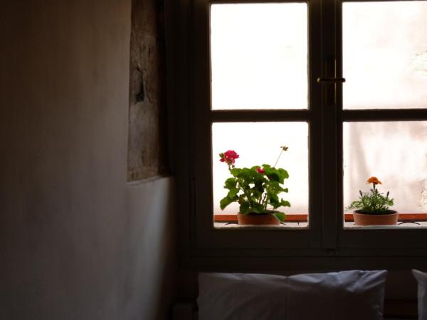 Fivos Pension : photo 9 de la chambre chambre double avec balcon - vue partielle sur mer