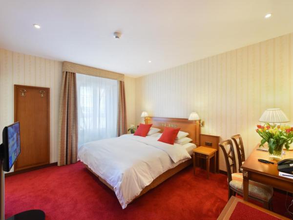 Golf Hotel René Capt : photo 4 de la chambre chambre double ou lits jumeaux - côté ville