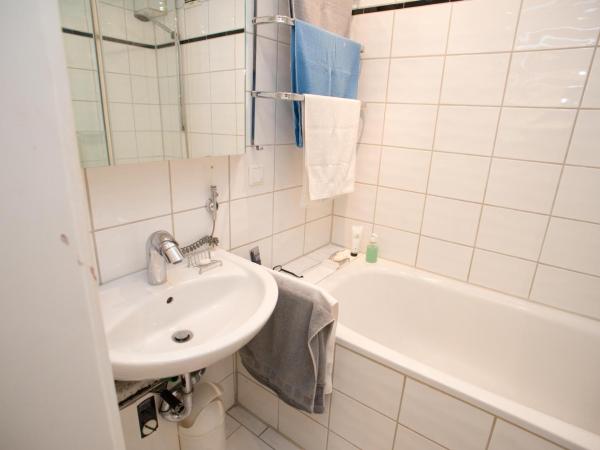 Apartement mit Dachterrasse - bei Curth klingen - Teilen Sie uns Ihre Ankunfszeit mit : photo 4 de la chambre appartement