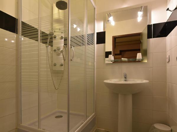 Logis Hôtel Saint Jacques : photo 5 de la chambre chambre double