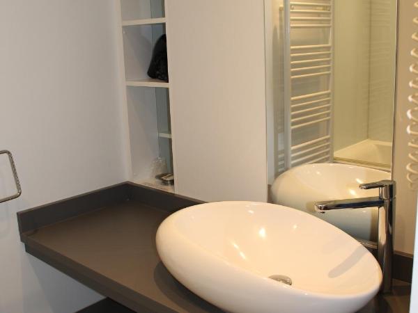 Hôtel du Puy Ferrand , Restaurant La Table de l'Ours : photo 5 de la chambre chambre triple - vue sur sancy