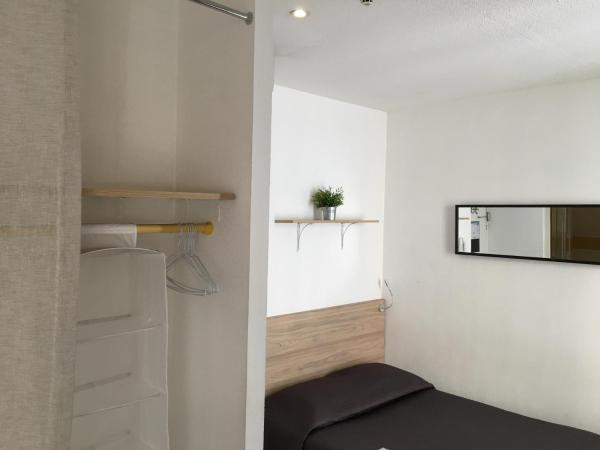 Hôtel du Petit Louvre : photo 10 de la chambre studio (3 adultes)