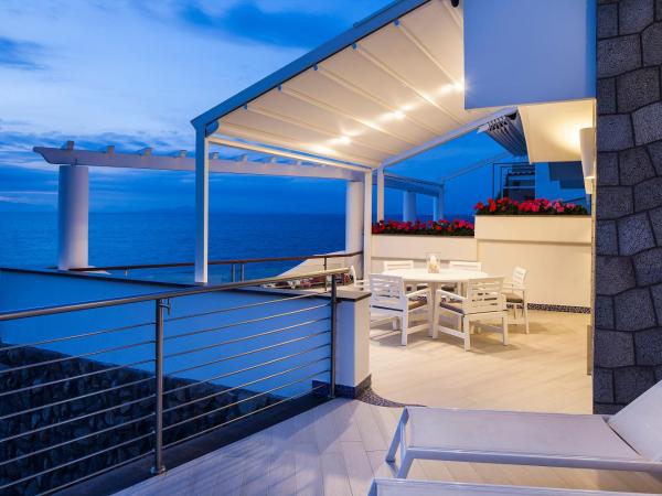 Ischia Blu Resort : photo 5 de la chambre appartement 3 chambres de luxe avec vue sur mer