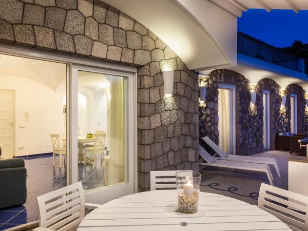 Ischia Blu Resort : photo 6 de la chambre appartement 3 chambres de luxe avec vue sur mer