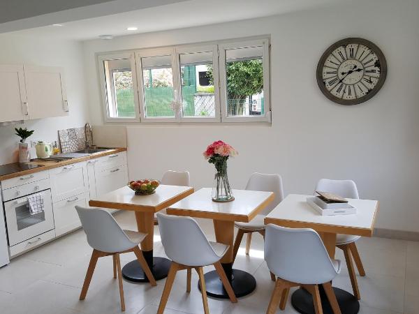 Le Castel Guesthouse : photo 2 de la chambre maison de ville 3 chambres