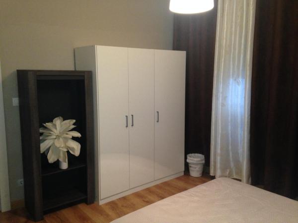 Pension Yna Holiday : photo 3 de la chambre chambre double standard avec salle de bains commune