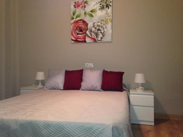 Pension Yna Holiday : photo 4 de la chambre chambre double standard avec salle de bains commune