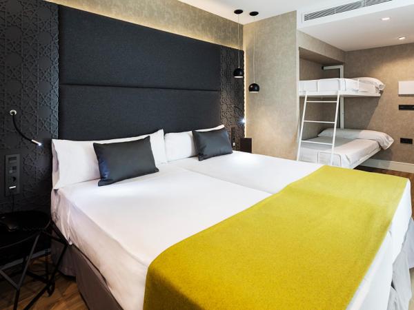 Catalonia Giralda : photo 1 de la chambre chambre familiale