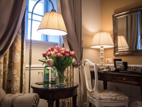 Grand Hotel du Lac - Relais & Châteaux : photo 3 de la chambre chambre supérieure - vue sur ville