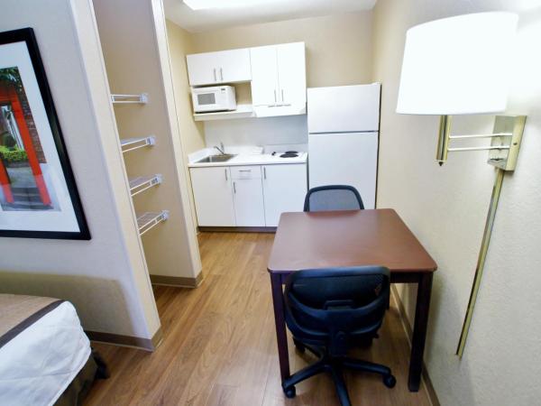 Extended Stay America Suites - Sacramento - Northgate : photo 3 de la chambre studio avec 2 lits doubles - non-fumeurs